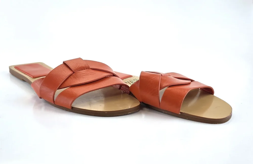 Side view of ZARA vintage flat sandals showcasing their elegant design and soft leather material.