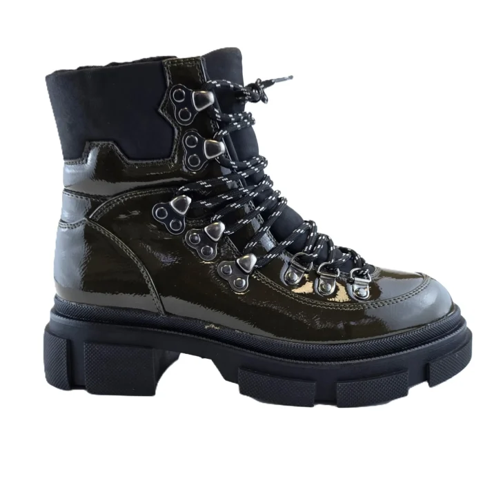 Błyszczące zielone buty trekkingowe vintage z lakierowanej skóry z czarną podeszwą i sznurowaniem