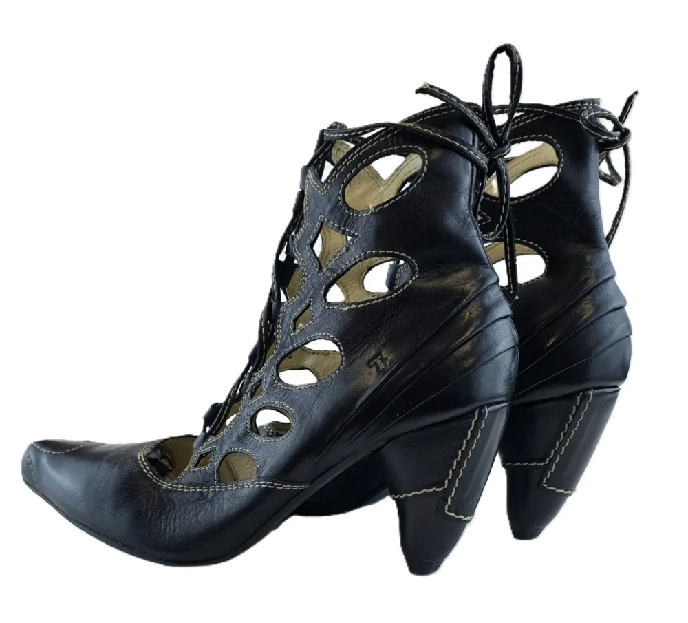 Klasyczne buty retro damskie na obcasie w stylu vintage