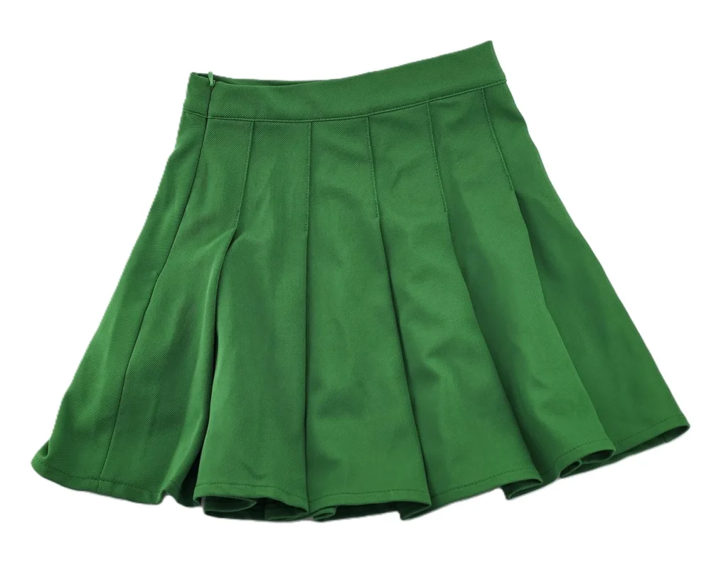 Rückansicht des grünen Minirocks mit Falten und hohem Bund