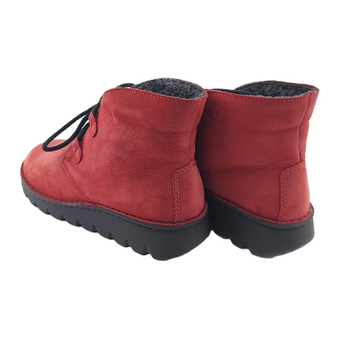 Vintage Mode Look mit roten Leder-Boots für Damen und Herren.