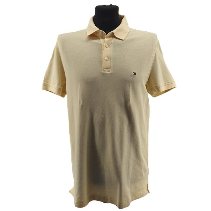 Herren Vintage Polo von Tommy Hilfiger in Beige – klassischer Retro-Stil.