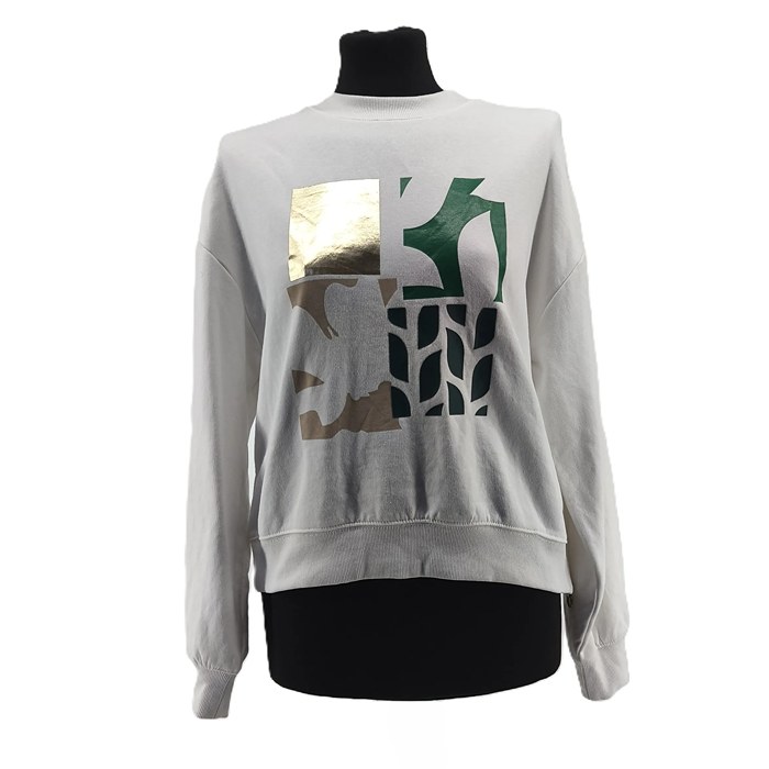 37_38_11zon_38_11zon.jpeg Off-White s.Oliver Vintage Sweatshirt mit abstraktem Metallic-Print in Gold und Grün, frontal fotografiert im Retro-Stil.