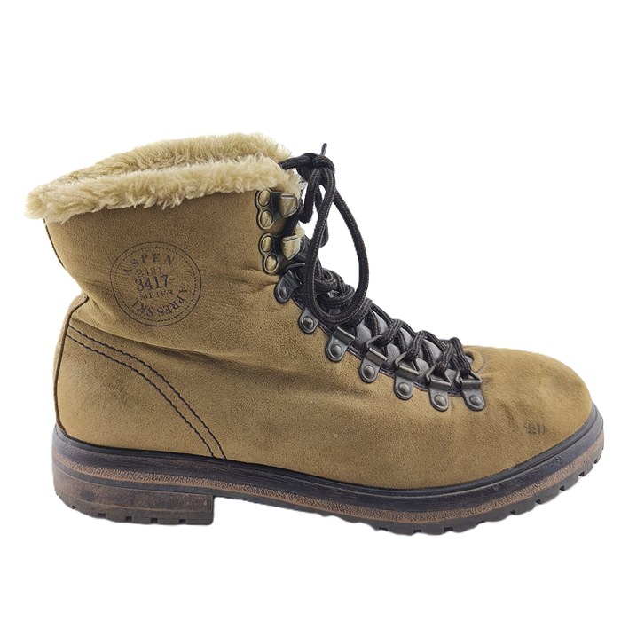 Landrover Vintage Boots aus braunem Wildleder mit Lammfellfutter – Frontansicht.