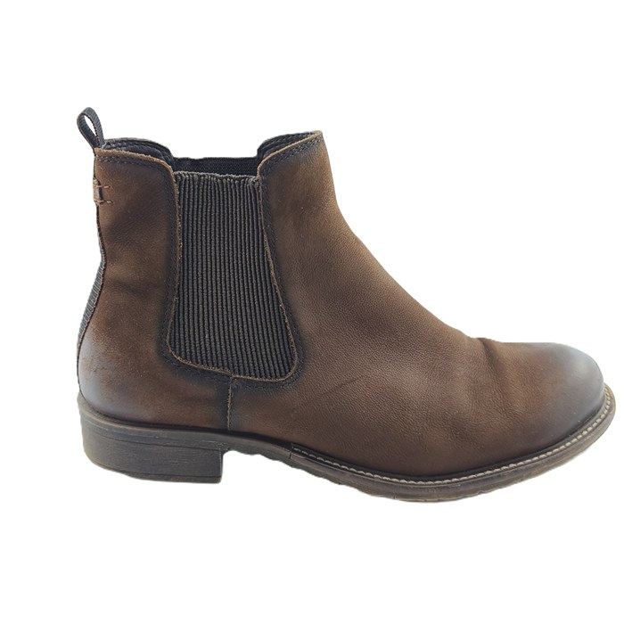 Vintage Tamaris Boots aus braunem Leder im Chelsea-Stil auf Holzoberfläche