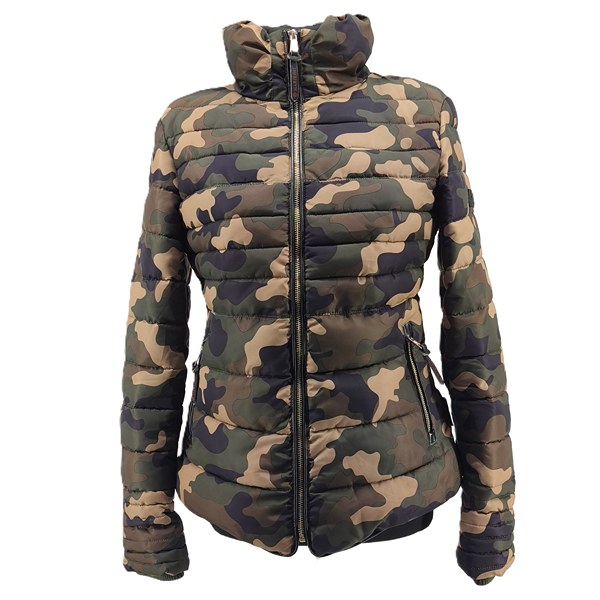 Vintage Marikoo Steppjacke Camouflage Retro-Y2K-Stil Frontansicht