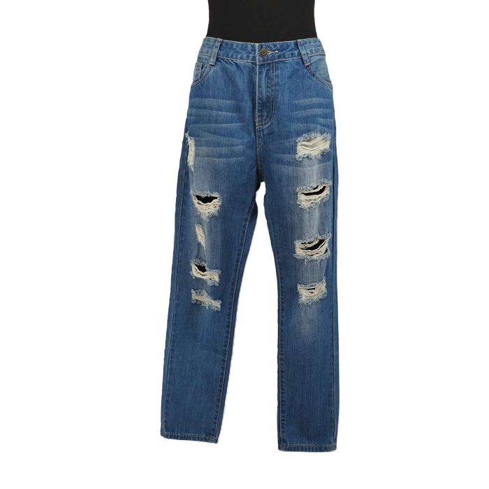 Die R.Display Vintage-Jeans bringen mit ihrer hohen Taille, dem lockeren Schnitt und dem markanten Used-Look echtes 90s-Flair zurück. Das robuste Baumwoll-Denim fühlt sich authentisch an – strukturiert, weich und langlebig. Perfekt für Streetwear, Alltag oder ausdrucksstarke Retro-Outfits.