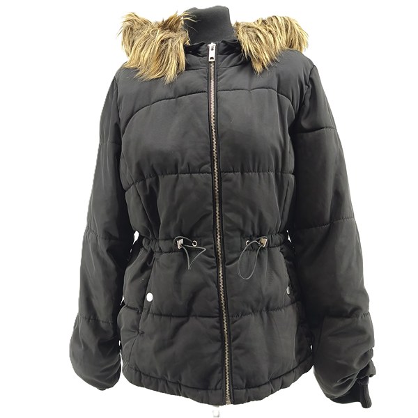 Vintage H&M Steppjacke schwarz Retro-Y2K-Stil Vorderansicht