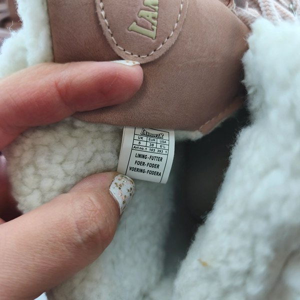 Vintage Landrover Winterboots rosa Retro-Y2K-Stil Rückansicht